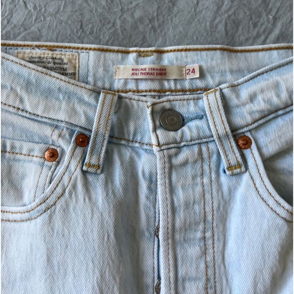 Levi’s Ribcage Straight Ankle Jeans